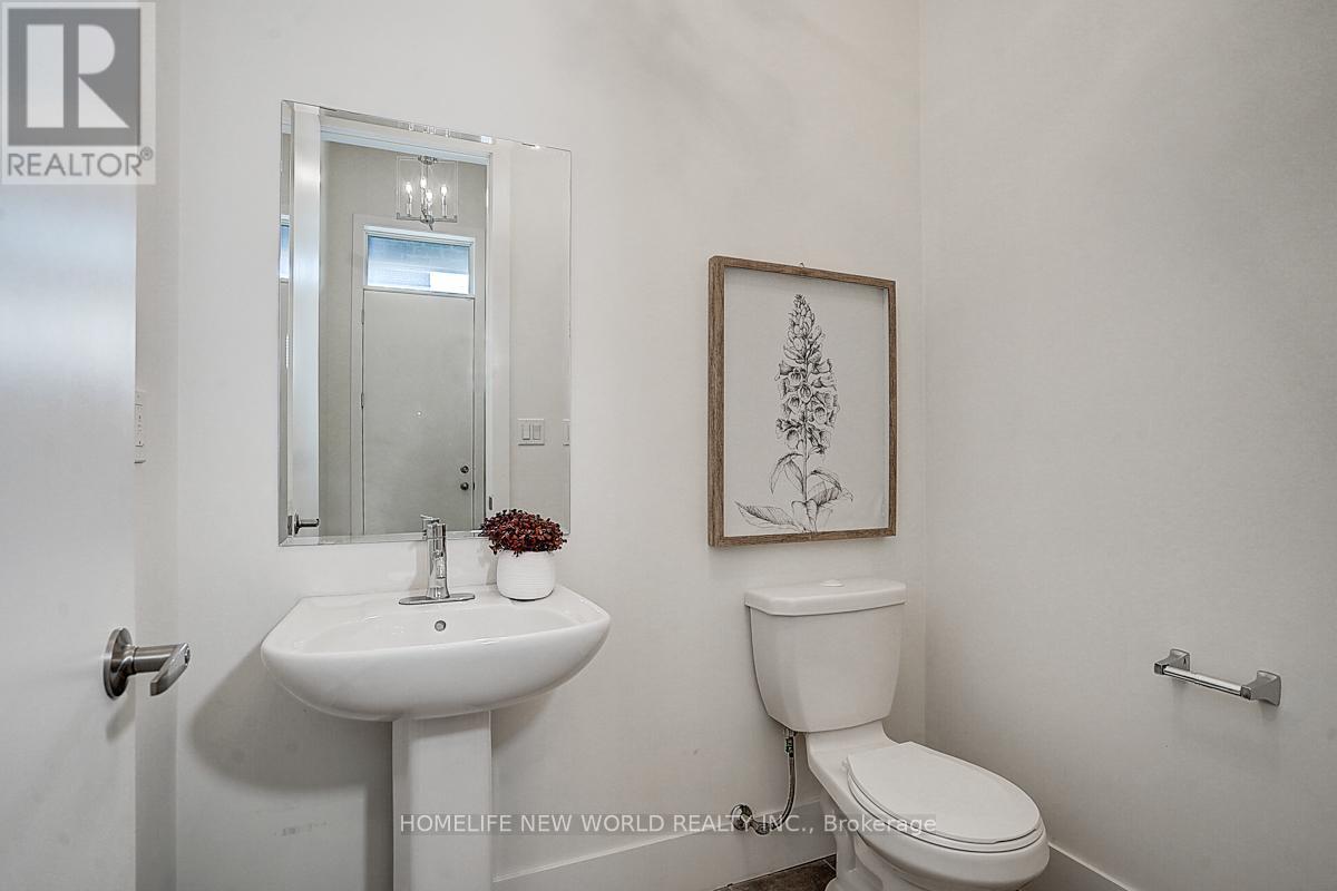 Property at 25 SYDNEY CIRCLE image 4