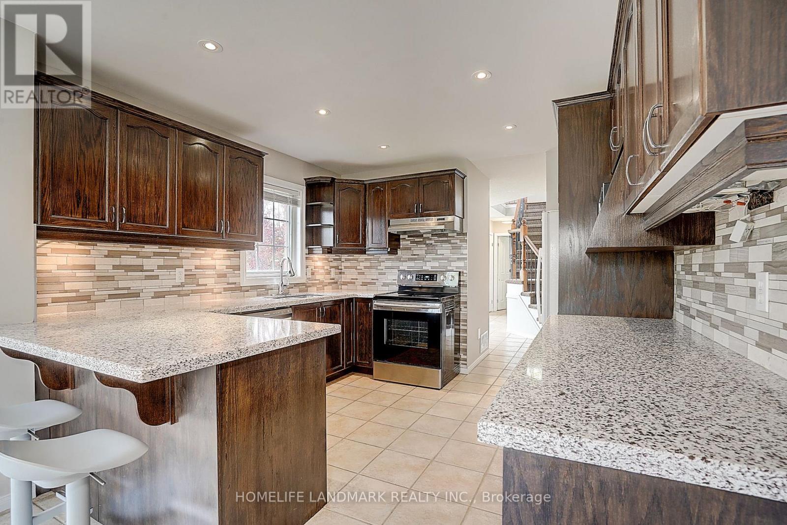 93 Pelham Drive, Hamilton, Ontario  L9K 1L4 - Photo 15 - X12177640