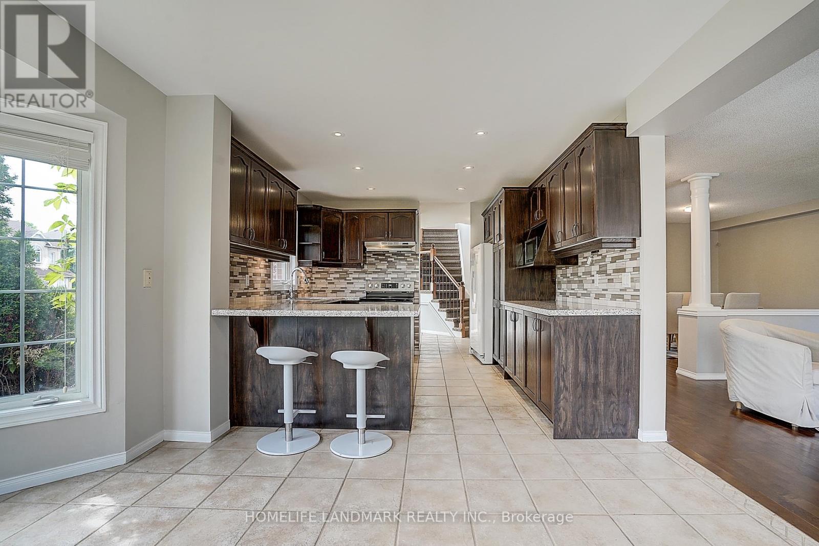93 Pelham Drive, Hamilton, Ontario  L9K 1L4 - Photo 19 - X12177640