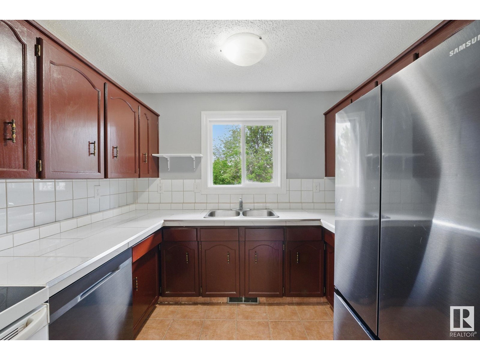10404a 28a Av Nw, Edmonton, Alberta  T6J 4J6 - Photo 10 - E4438805