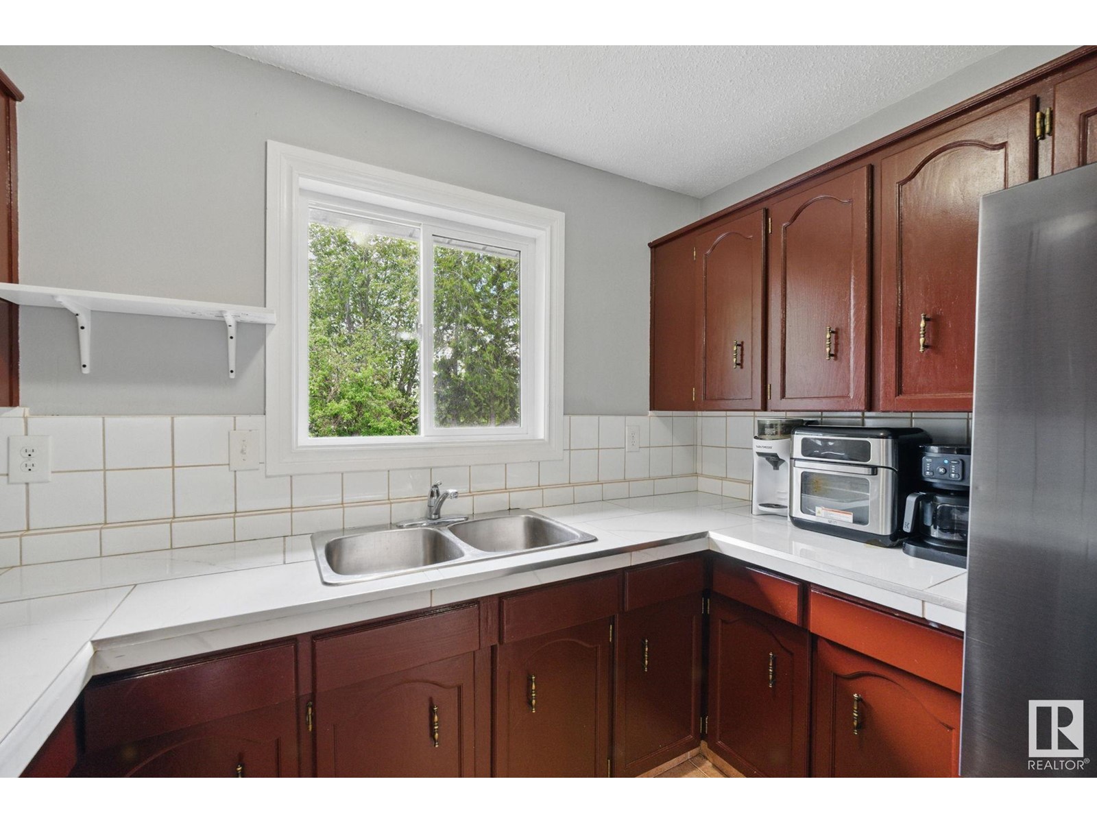10404a 28a Av Nw, Edmonton, Alberta  T6J 4J6 - Photo 9 - E4438805