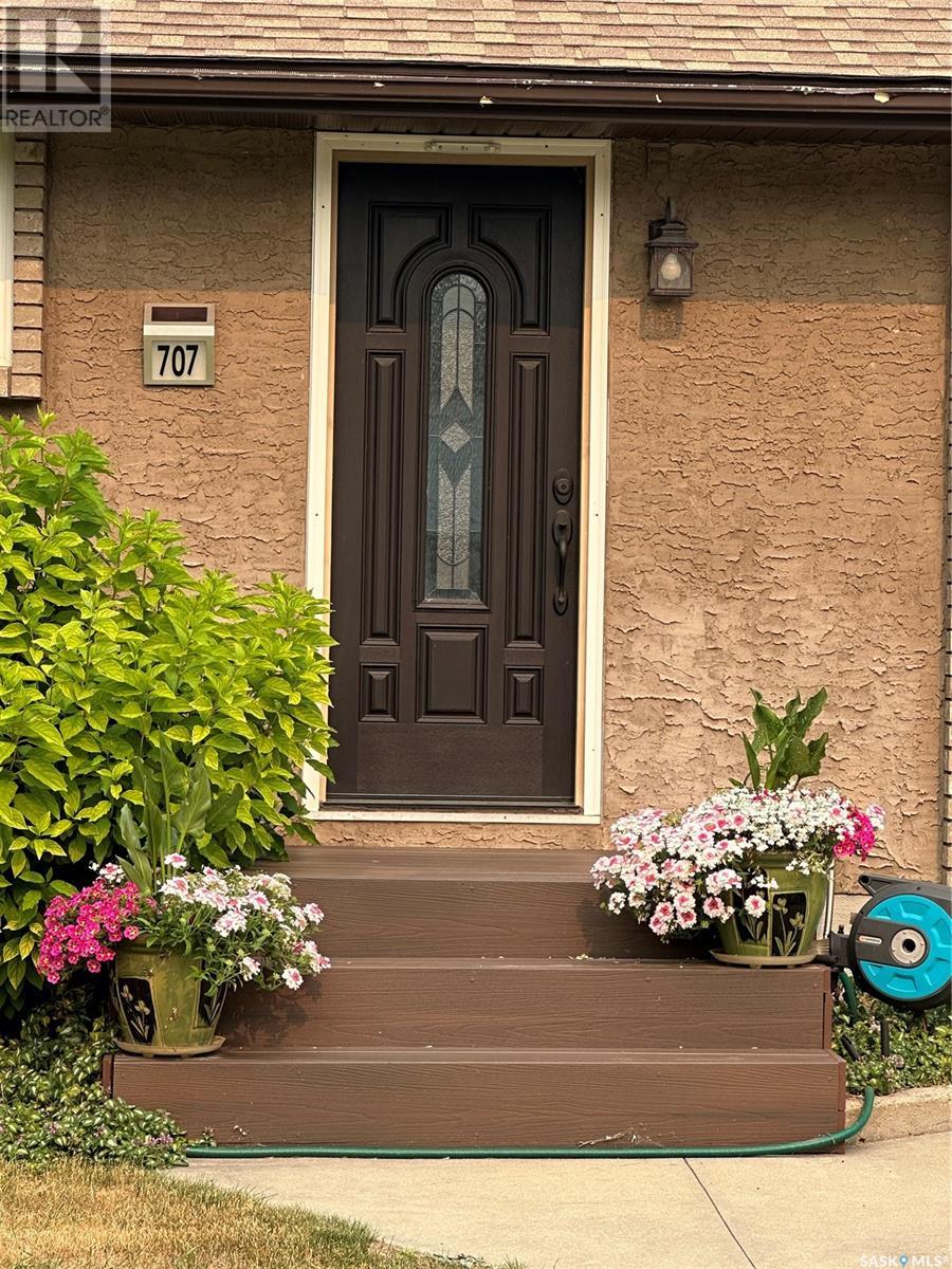 707 Elsinore Street, Whitewood, Saskatchewan  S0G 5C0 - Photo 2 - SK007007