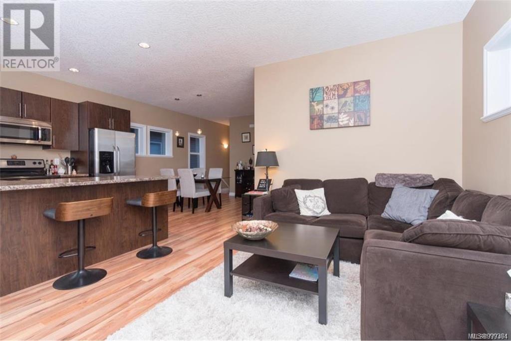 Property at 887 Wild Ridge Way image 3