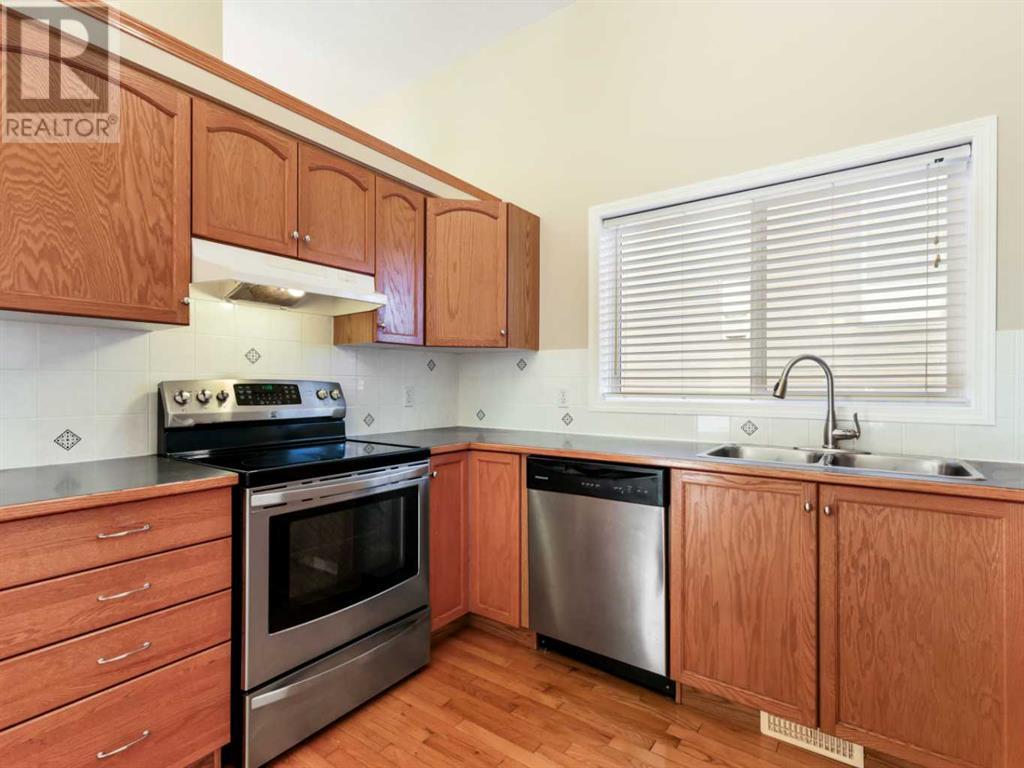 99 Eversyde Circle Sw, Calgary, Alberta  T2Y 4T3 - Photo 6 - A2208322