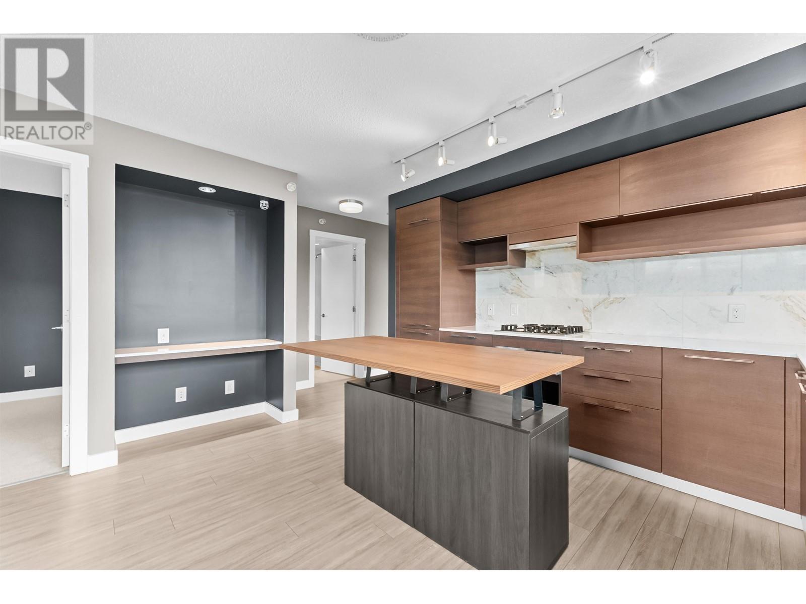 2404 570 Emerson Street, Coquitlam, British Columbia  V3J 0G3 - Photo 4 - R3007992