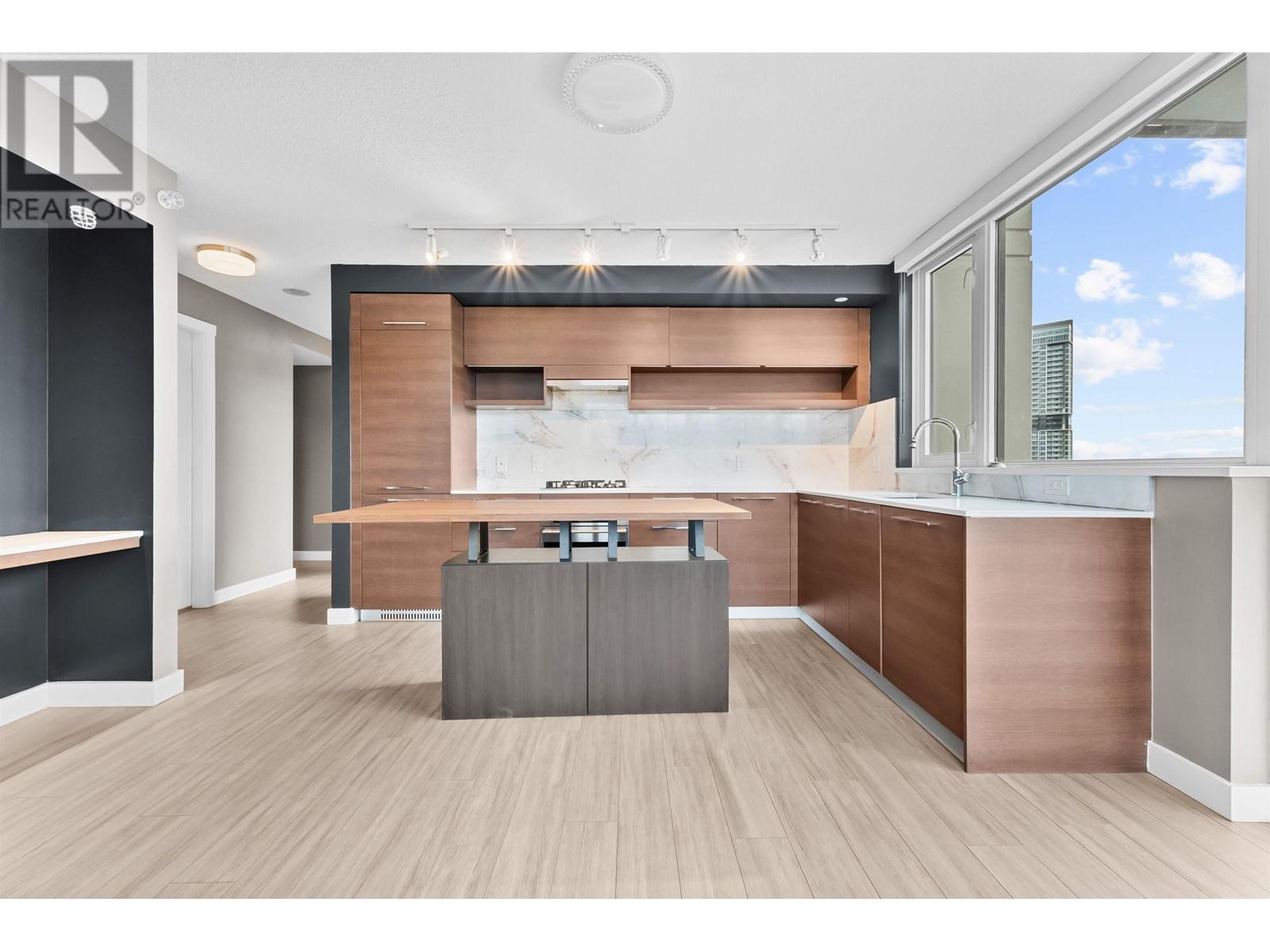 2404 570 EMERSON STREET, Coquitlam, British Columbia