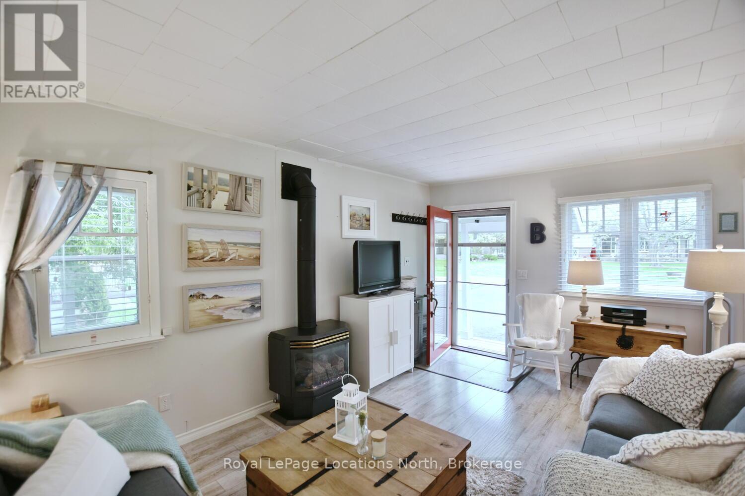 8 James Avenue, Wasaga Beach, Ontario  L9Z 2X3 - Photo 24 - S12175305