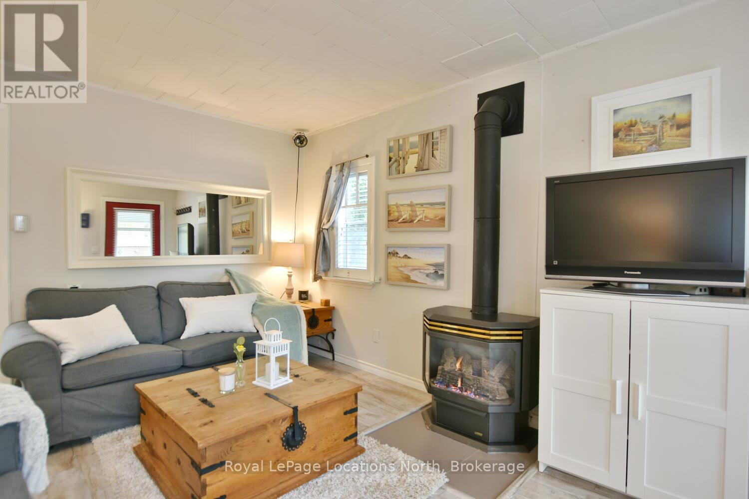 8 James Avenue, Wasaga Beach, Ontario  L9Z 2X3 - Photo 28 - S12175305