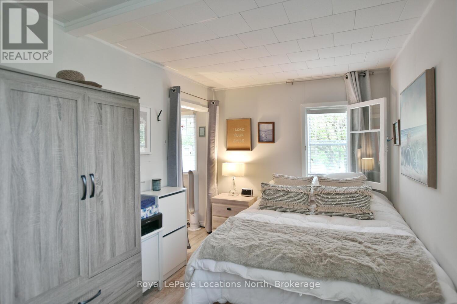 8 James Avenue, Wasaga Beach, Ontario  L9Z 2X3 - Photo 33 - S12175305