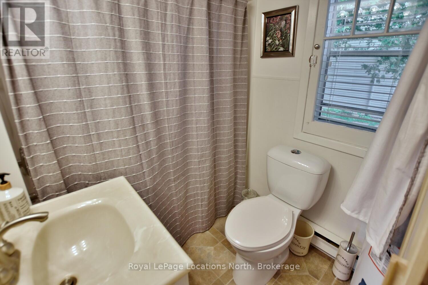 8 James Avenue, Wasaga Beach, Ontario  L9Z 2X3 - Photo 35 - S12175305