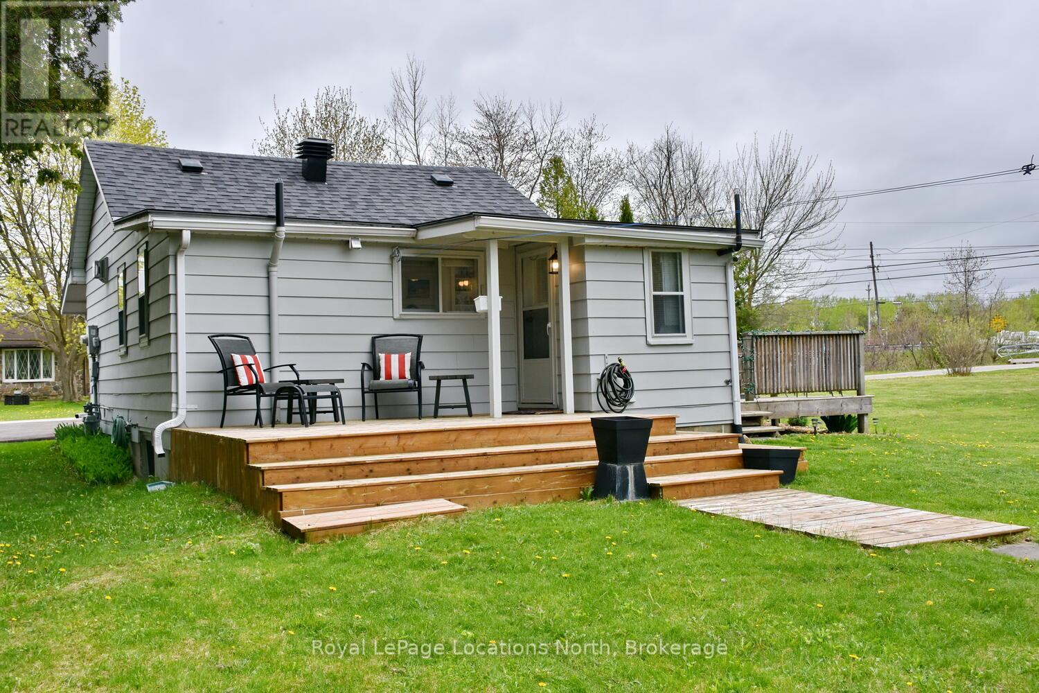 8 James Avenue, Wasaga Beach, Ontario  L9Z 2X3 - Photo 7 - S12175305