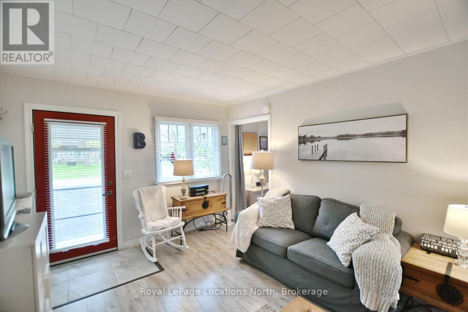 8 James Avenue, Wasaga Beach, Ontario  L9Z 2X3 - Photo 27 - S12175305