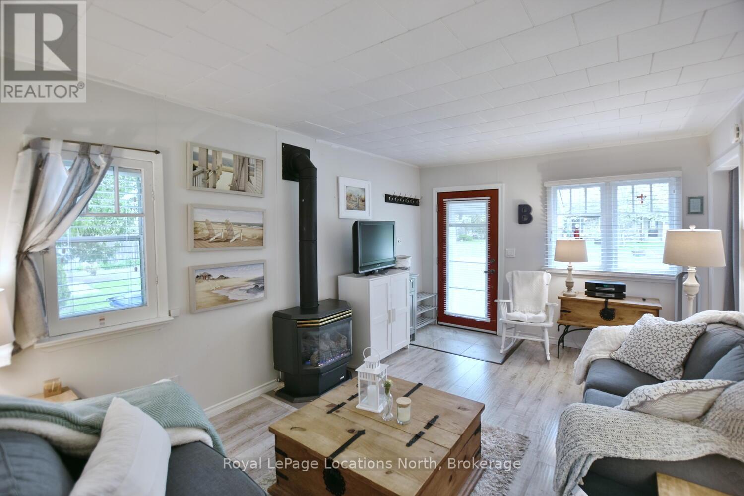 8 James Avenue, Wasaga Beach, Ontario  L9Z 2X3 - Photo 25 - S12175305