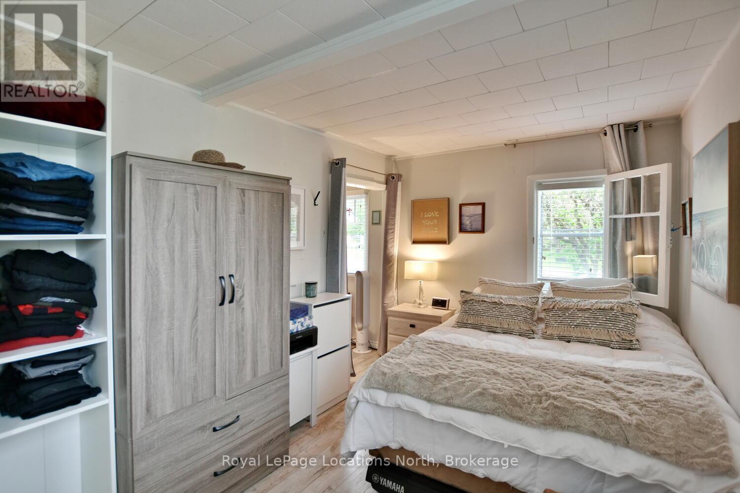 8 James Avenue, Wasaga Beach, Ontario  L9Z 2X3 - Photo 32 - S12175305