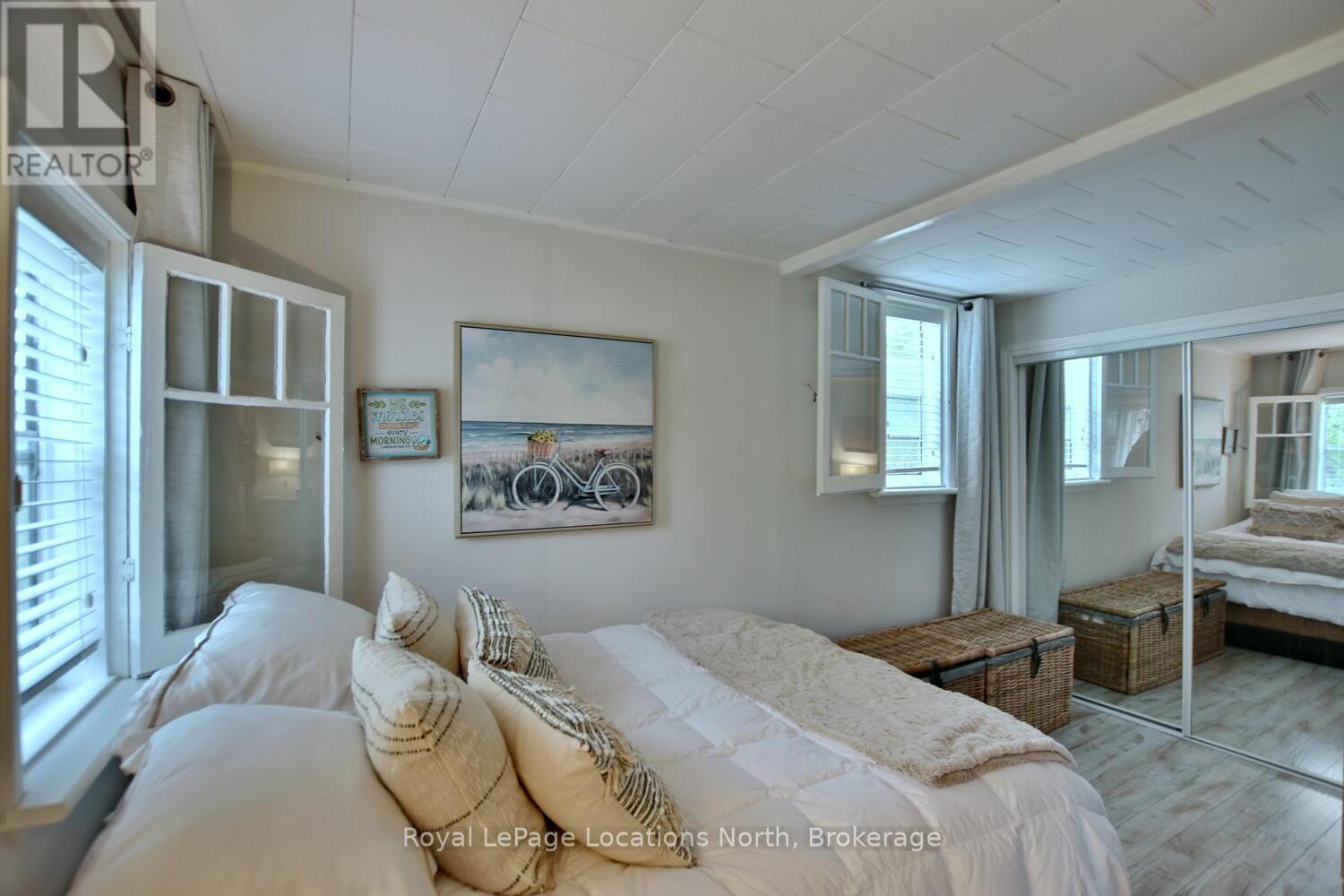 8 James Avenue, Wasaga Beach, Ontario  L9Z 2X3 - Photo 36 - S12175305