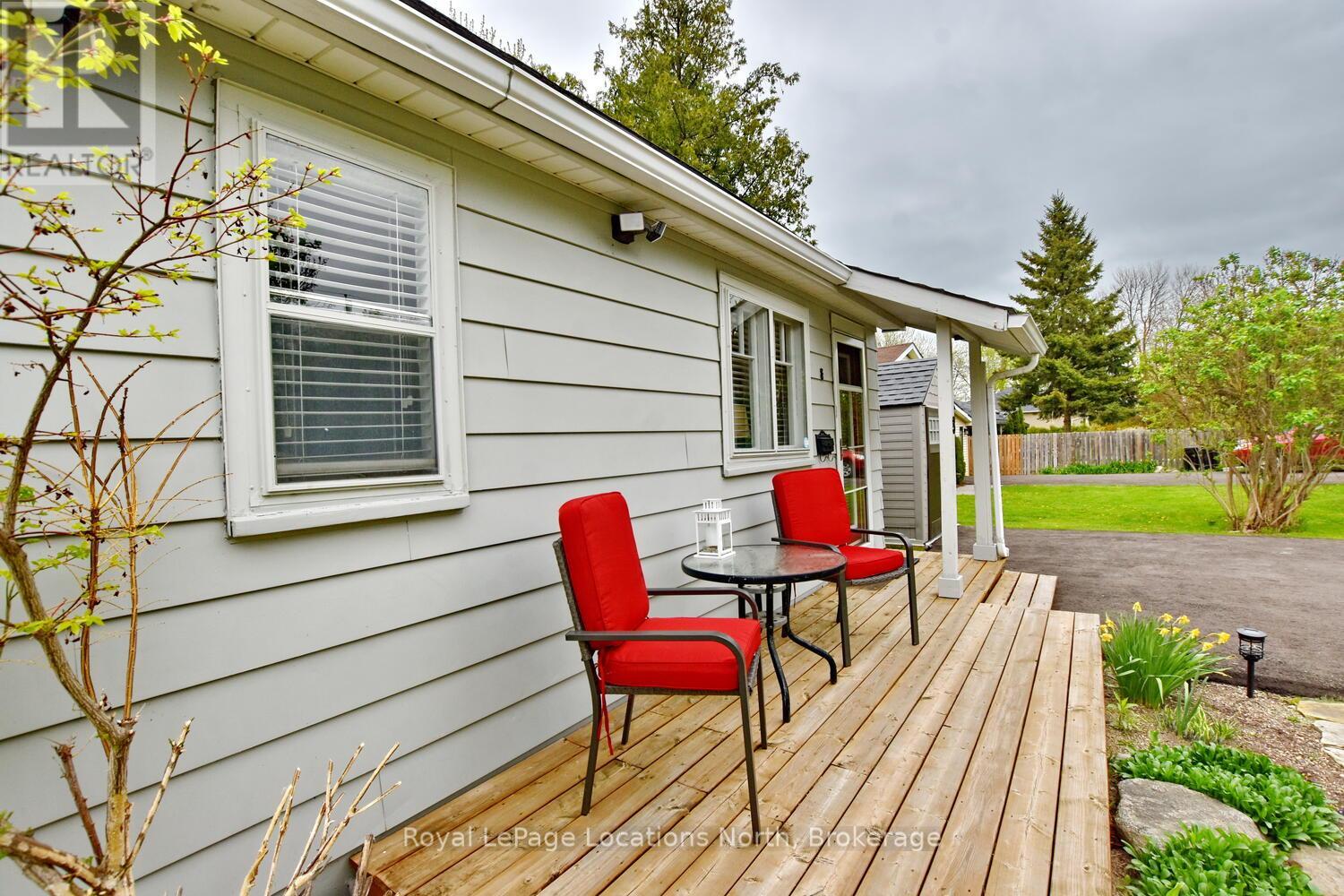 8 James Avenue, Wasaga Beach, Ontario  L9Z 2X3 - Photo 6 - S12175305