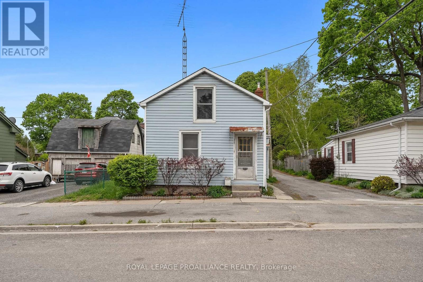 16 Bramley Street N, Port Hope, Ontario  L1A 3K8 - Photo 2 - X12169469