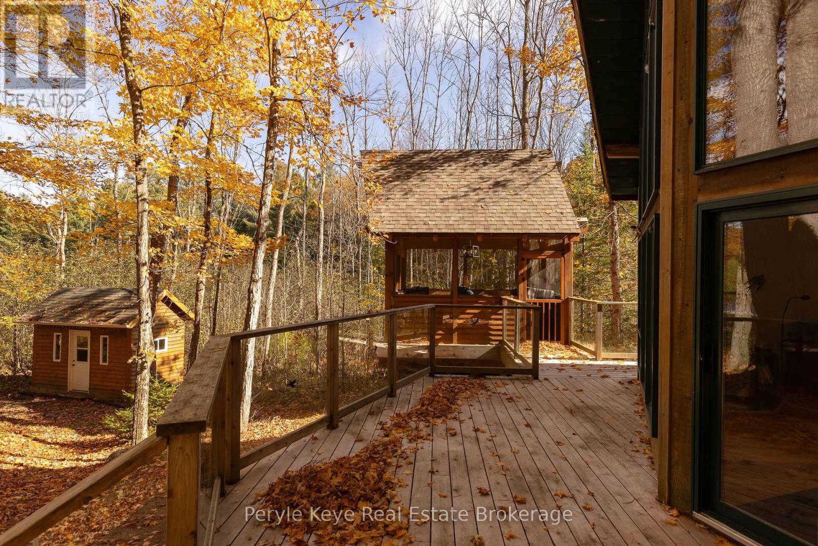 1042 S Menominee Road, Lake Of Bays, Ontario  P0B 1A0 - Photo 36 - X12177697