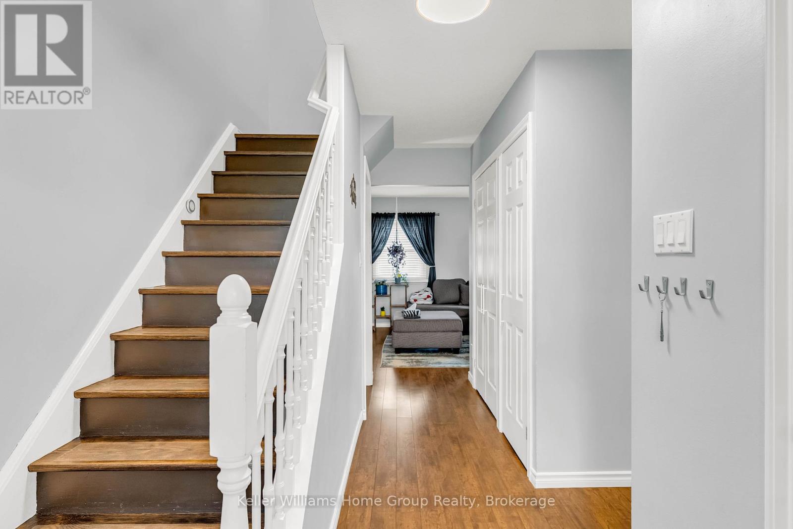 Property at 431 VICTORIA ROAD N image 5