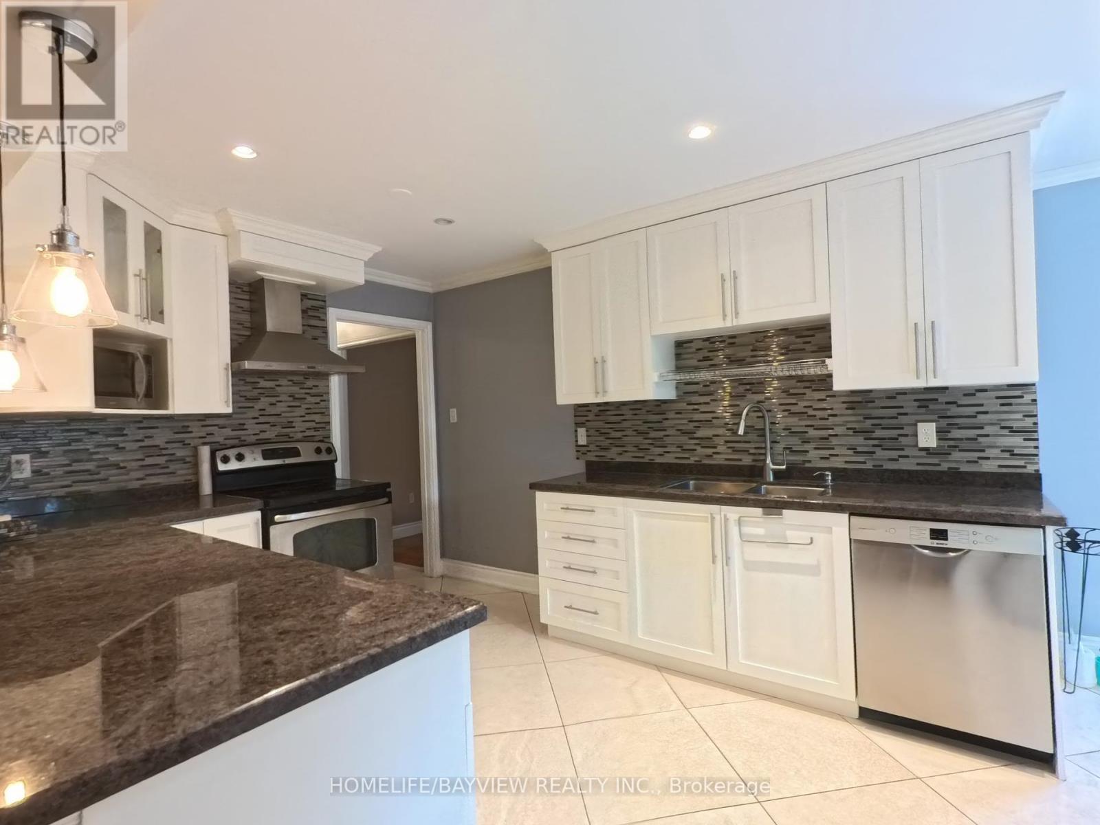 22 Baycroft Lane, Aurora (Aurora Heights), Ontario  L4G 4P8 - Photo 5 - N12177657