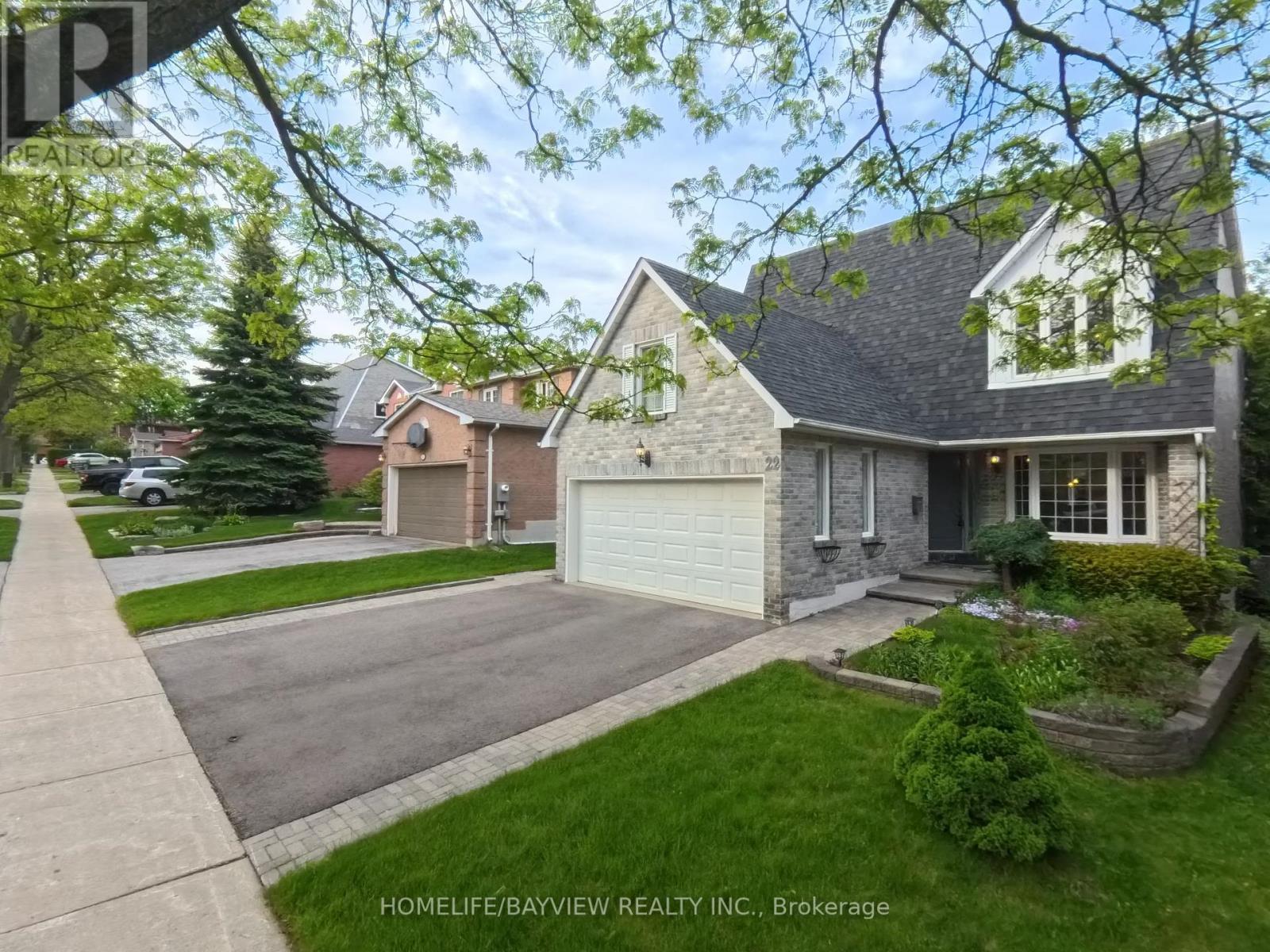 22 BAYCROFT LANE, Aurora, Ontario