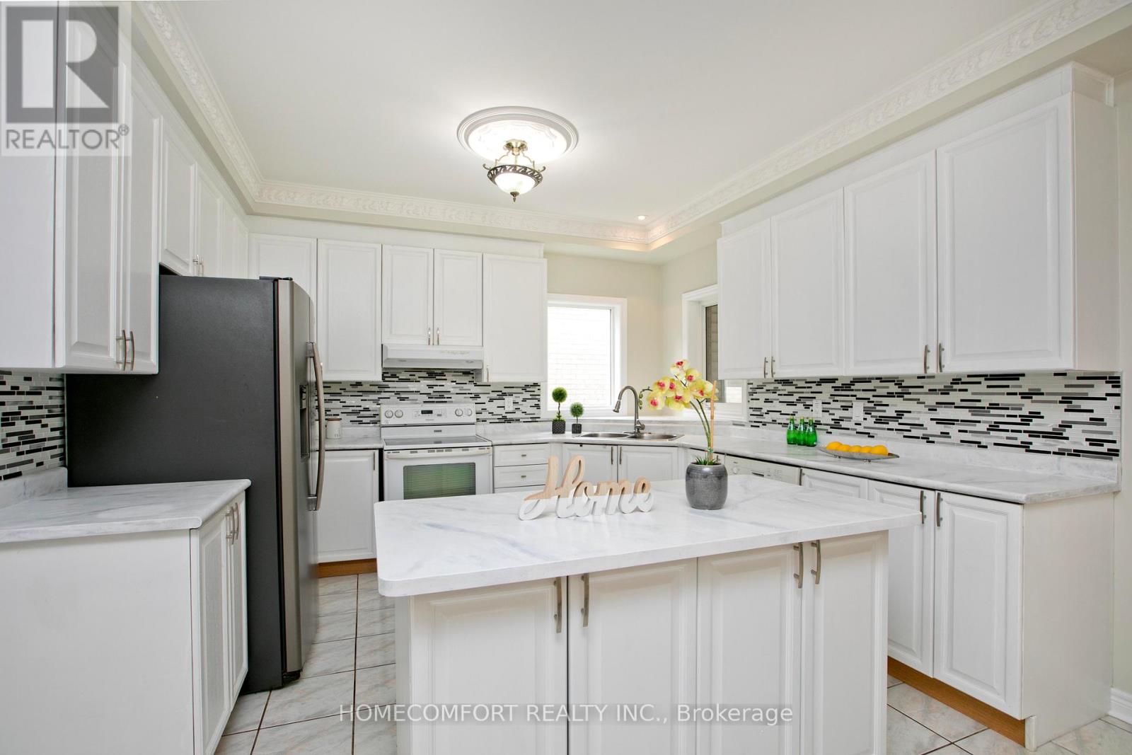 182 Siderno Crescent, Vaughan, Ontario  L4L 9M5 - Photo 13 - N12126372