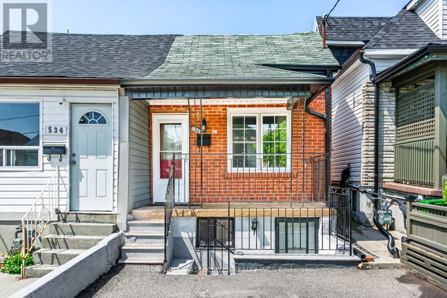 534a Westmount Avenue, Toronto, Ontario  M6E 3N7 - Photo 2 - C12158842