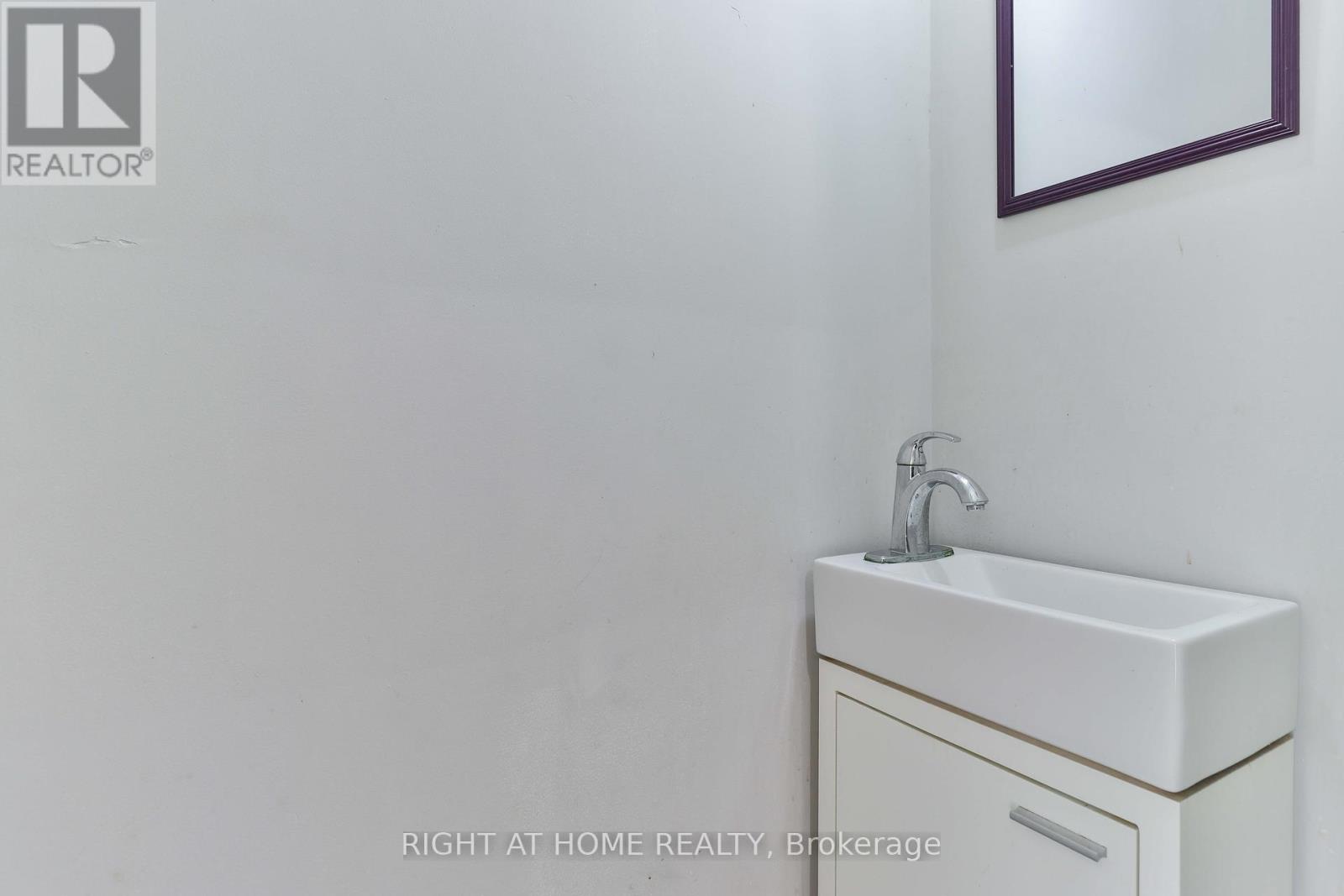 14 Midden Crescent, Toronto, Ontario  M9R 3L8 - Photo 21 - W12164650