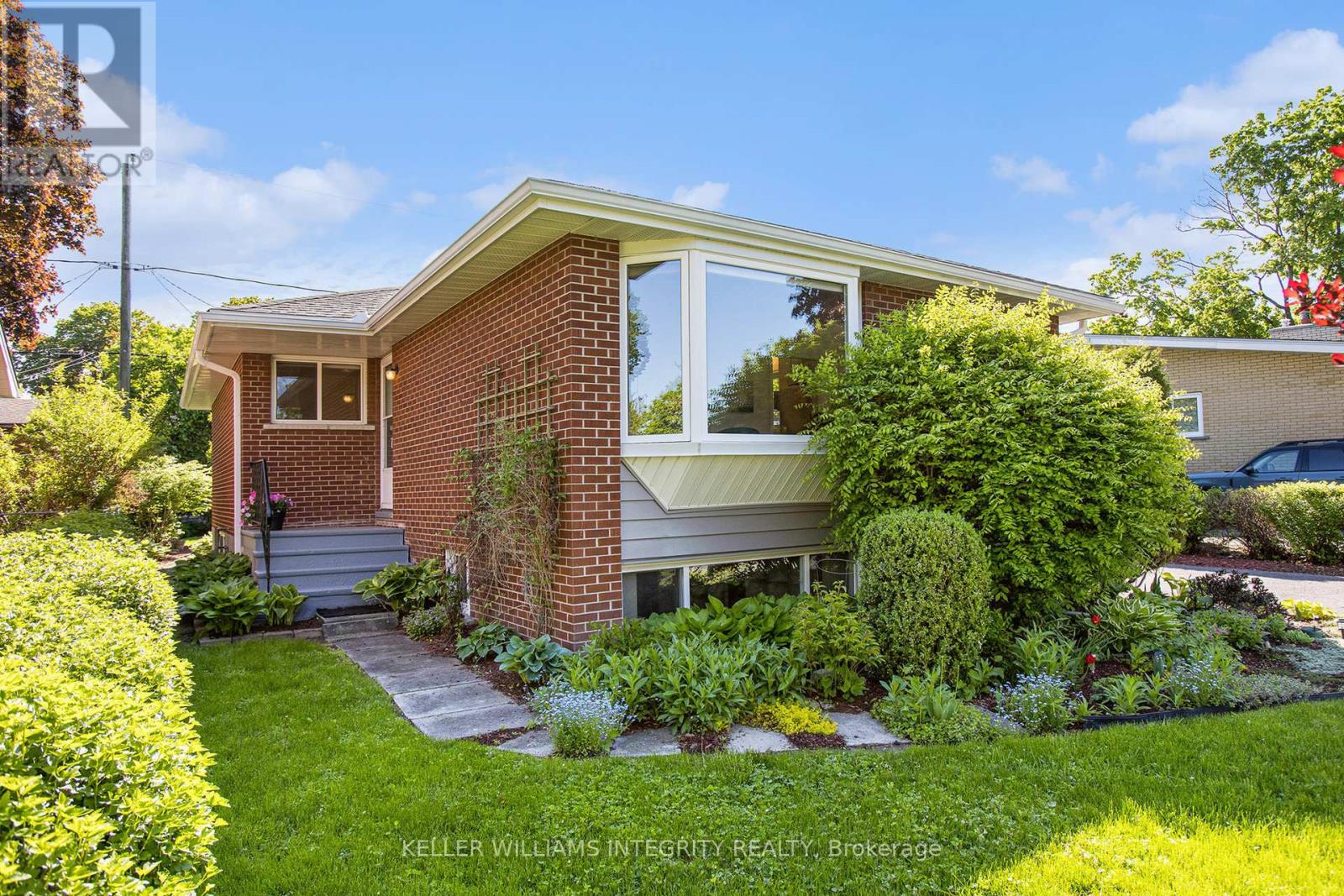 1315 Agincourt Road, Ottawa, Ontario  K2C 2J3 - Photo 3 - X12177765