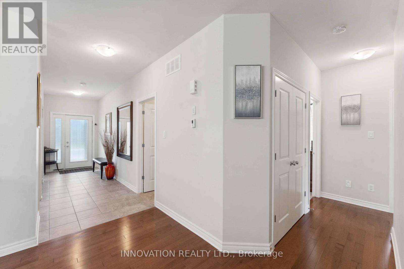 700 Parade Drive, Ottawa, Ontario  K2S 0Z3 - Photo 4 - X12177767