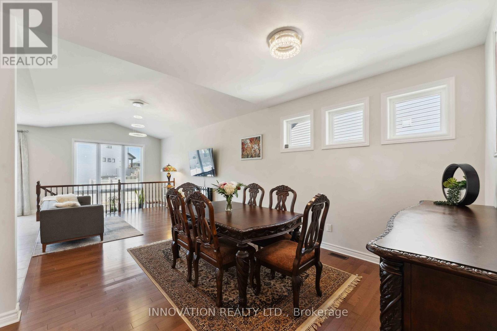 700 Parade Drive, Ottawa, Ontario  K2S 0Z3 - Photo 5 - X12177767