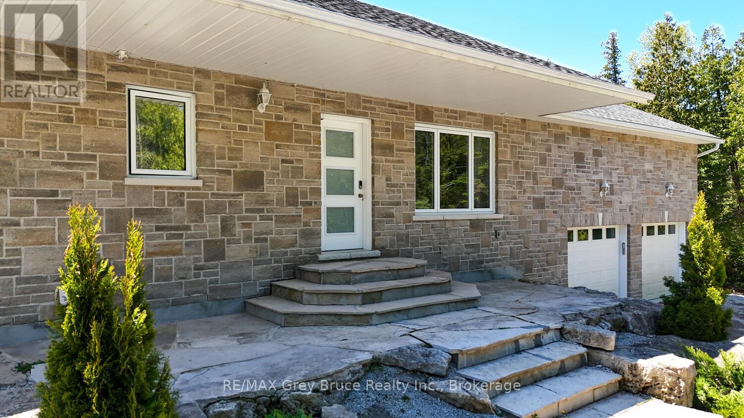 114 Pike Street, Northern Bruce Peninsula, Ontario  N0H 1W0 - Photo 13 - X12177750