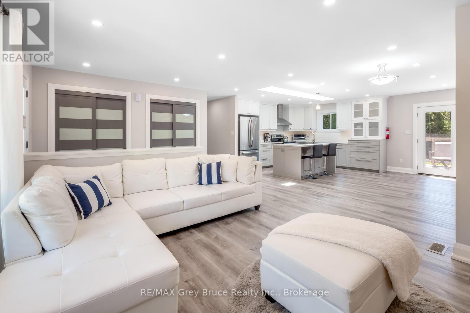 Property at 114 PIKE STREET image 4
