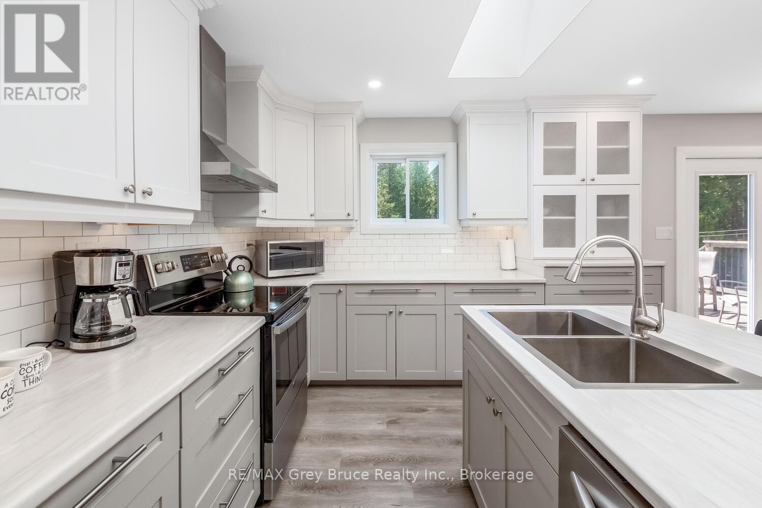 Property at 114 PIKE STREET image 5