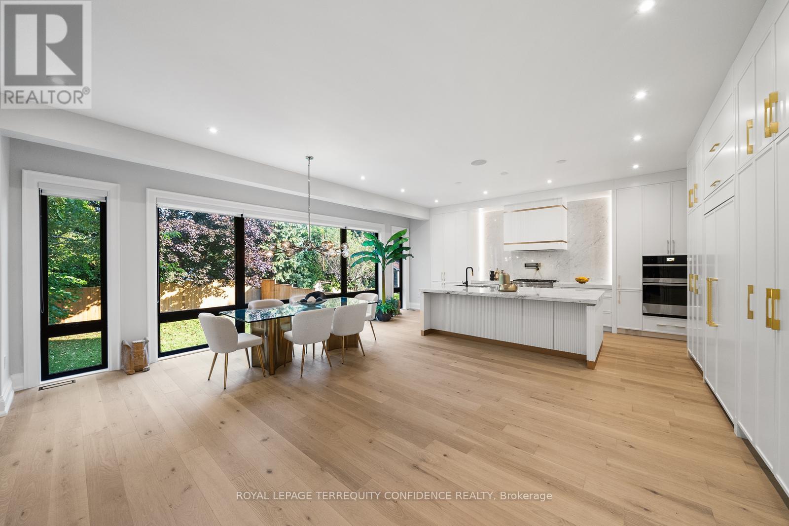422 Hounslow Avenue, Toronto, Ontario  M2R 1H6 - Photo 8 - C12177689