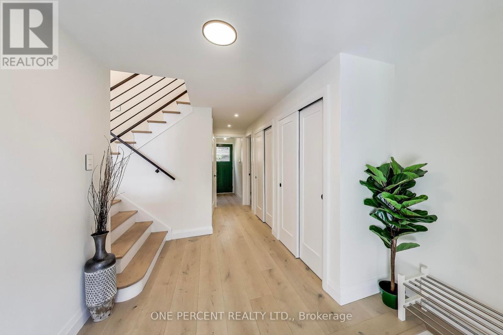 28 Munford Crescent, Toronto, Ontario  M4B 1C1 - Photo 4 - E12177731