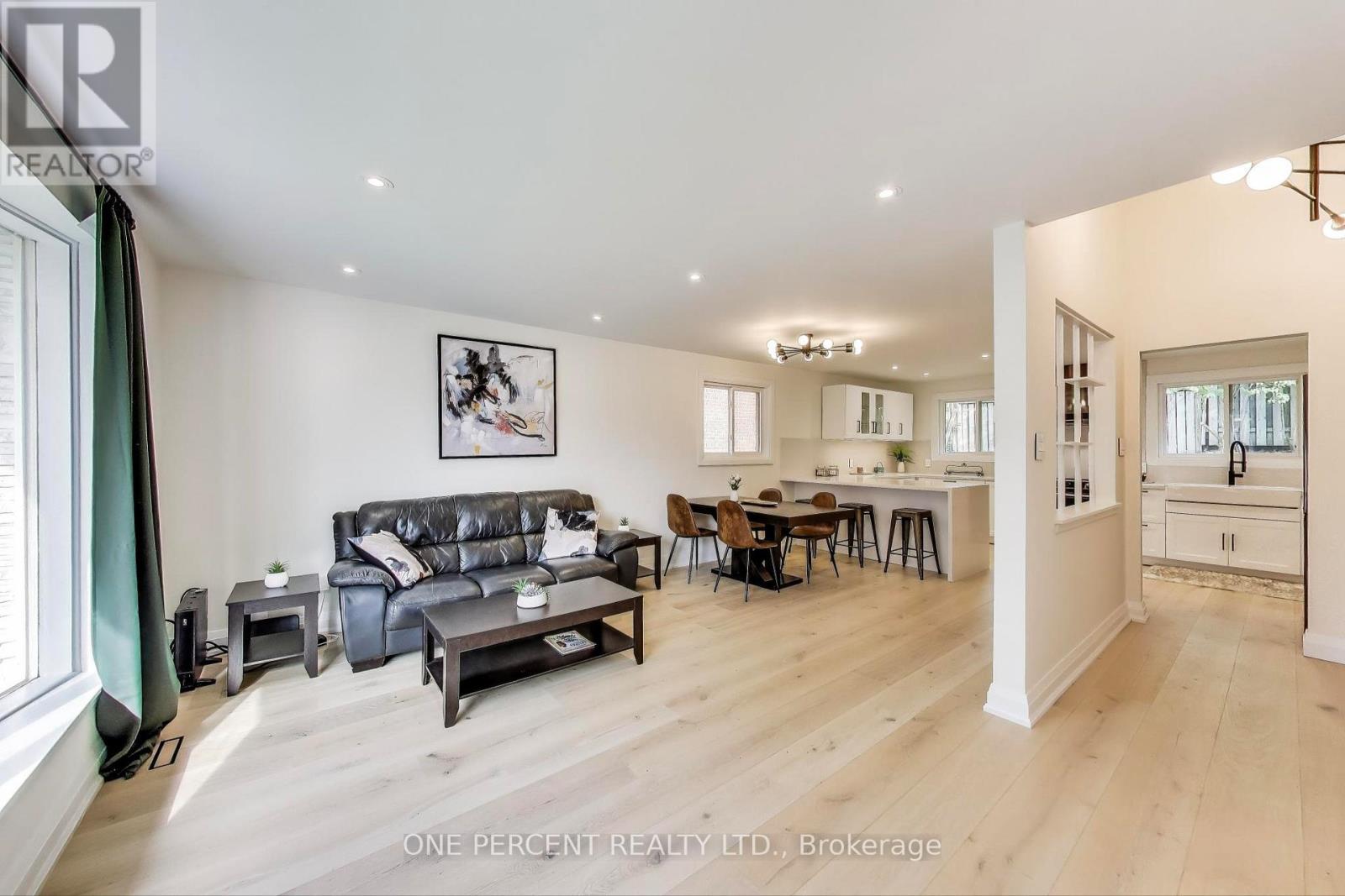 28 Munford Crescent, Toronto, Ontario  M4B 1C1 - Photo 7 - E12177731