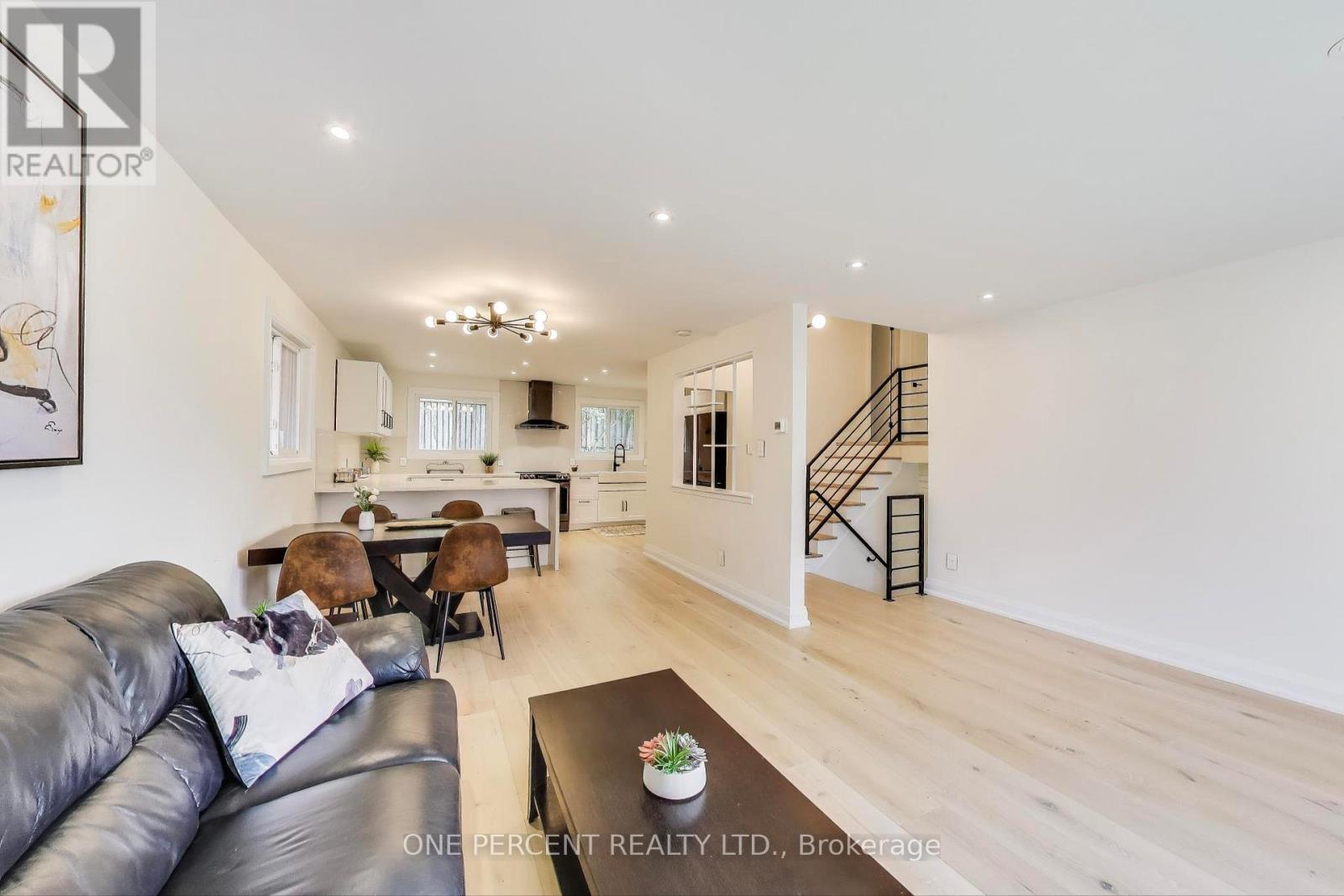 28 Munford Crescent, Toronto, Ontario  M4B 1C1 - Photo 8 - E12177731