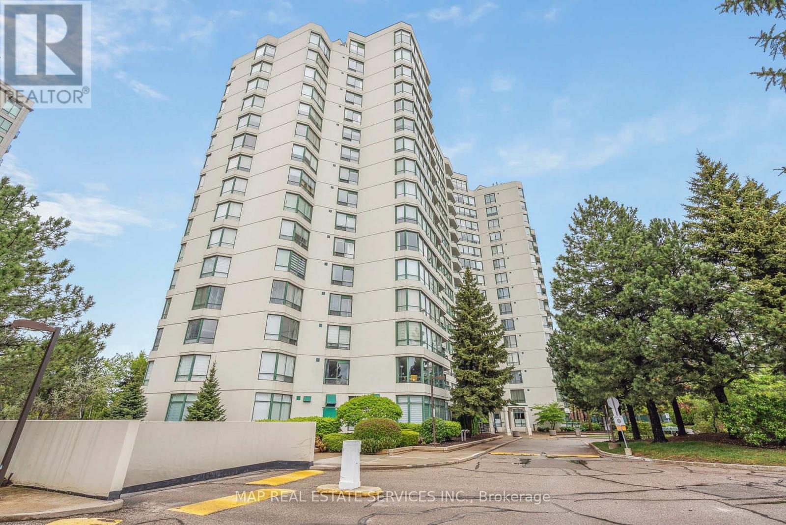 202 - 110 Promenade Circle, Vaughan, Ontario  L4J 7W8 - Photo 2 - N12177718