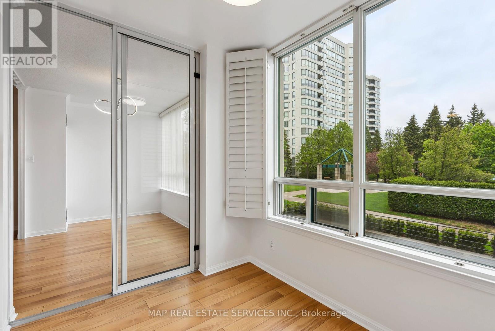 202 - 110 Promenade Circle, Vaughan, Ontario  L4J 7W8 - Photo 28 - N12177718