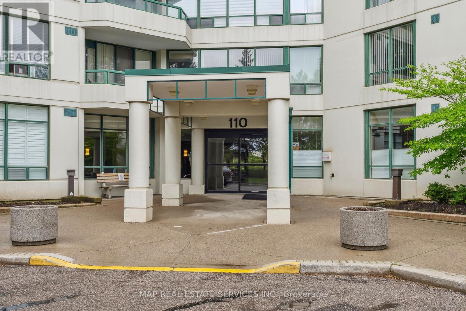 202 - 110 Promenade Circle, Vaughan, Ontario  L4J 7W8 - Photo 3 - N12177718