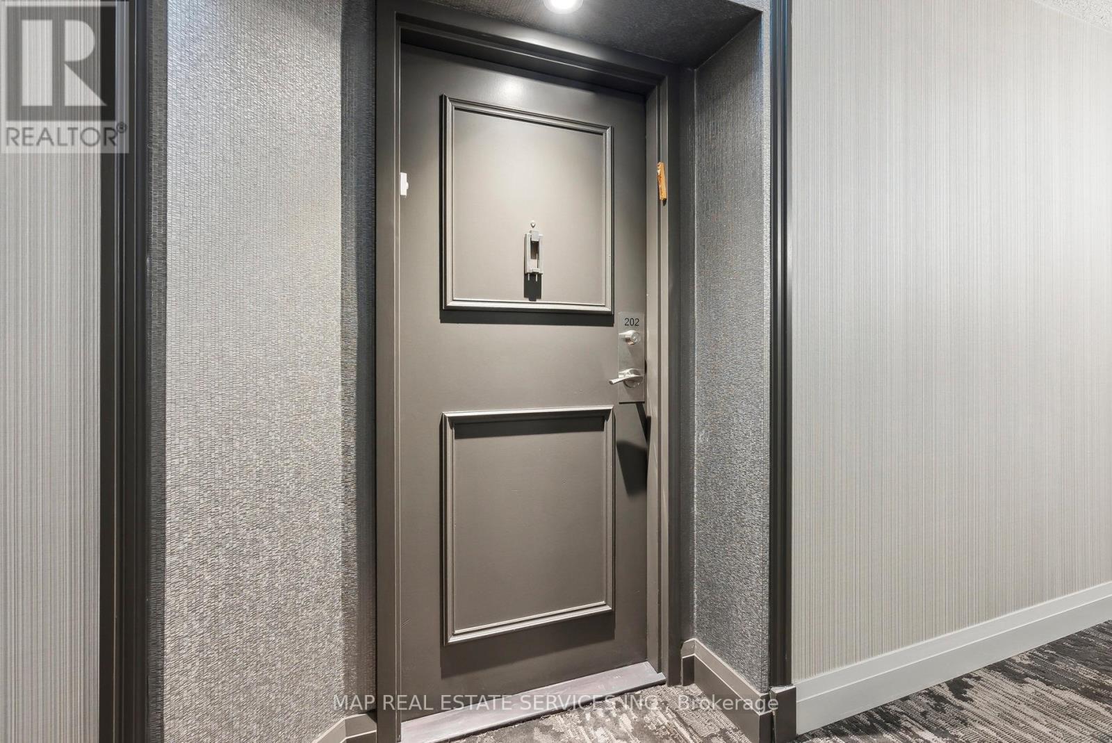 202 - 110 Promenade Circle, Vaughan, Ontario  L4J 7W8 - Photo 6 - N12177718