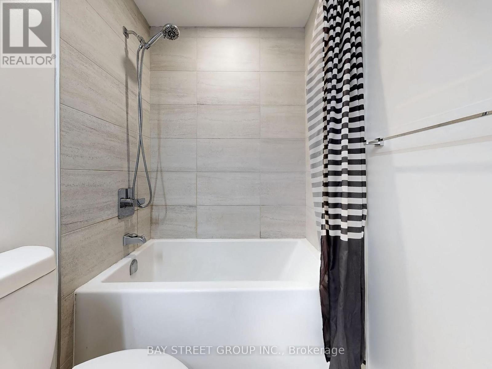 207 B - 38 Gandhi Lane, Markham, Ontario  L3T 0G9 - Photo 18 - N12177735
