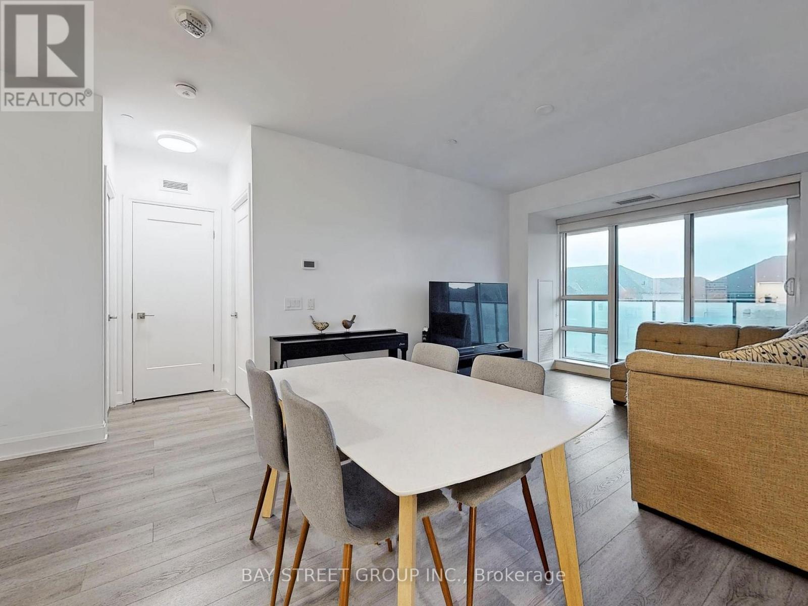 207 B - 38 Gandhi Lane, Markham, Ontario  L3T 0G9 - Photo 8 - N12177735