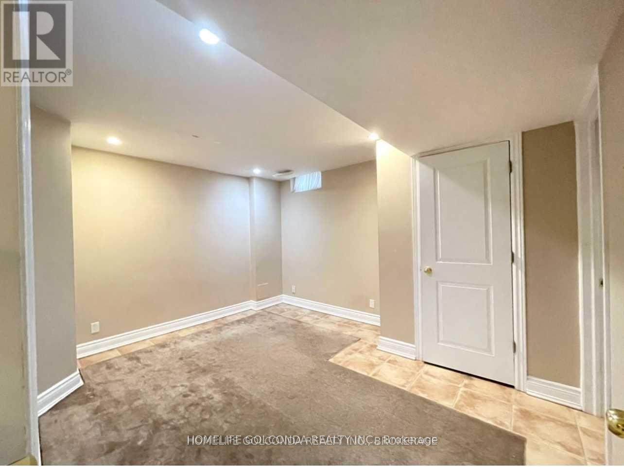 33 Hammerstone Crescent, Vaughan, Ontario  L4J 8B4 - Photo 5 - N12177747