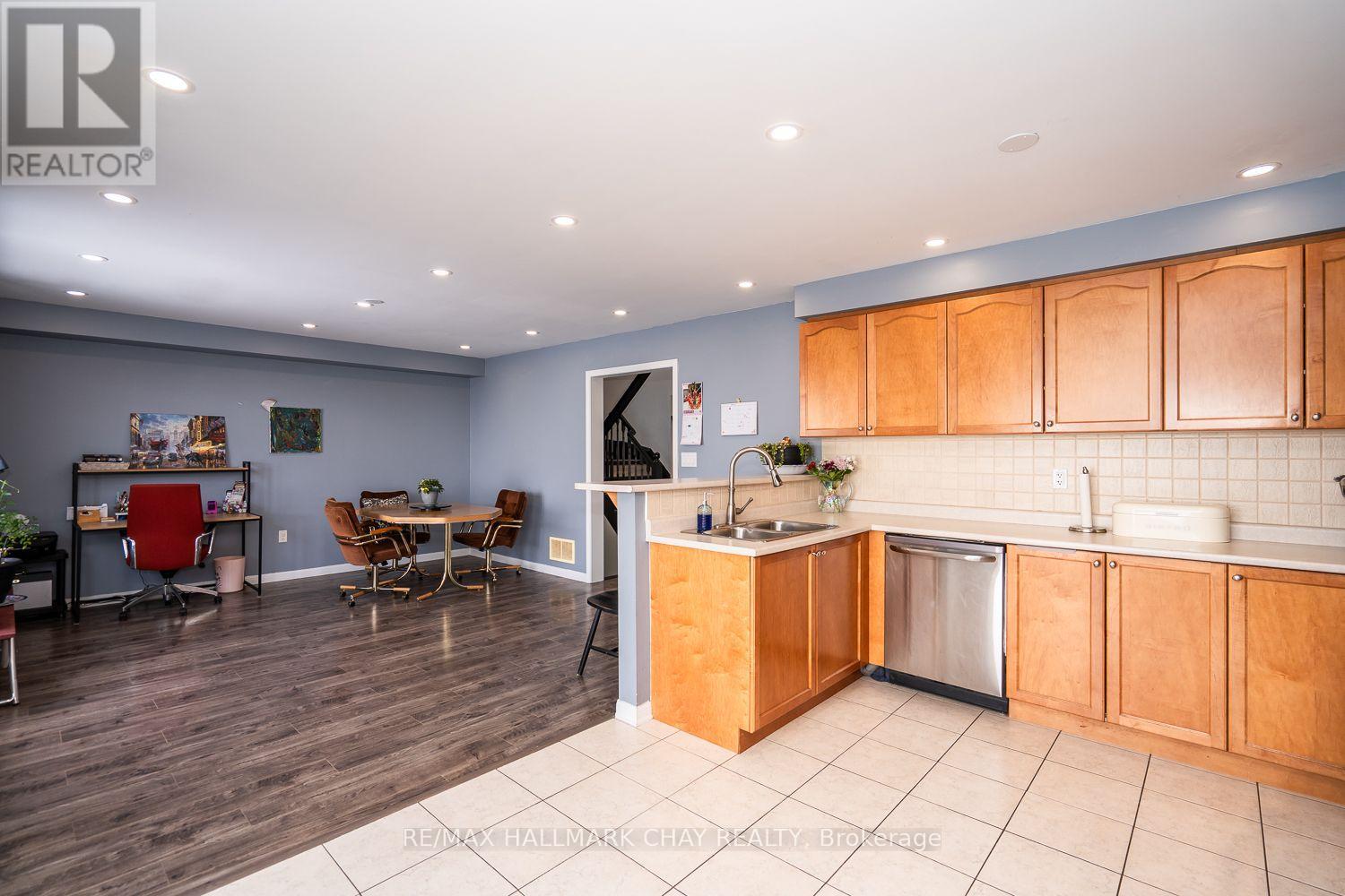 38 Steele Street, New Tecumseth, Ontario  L9R 0E6 - Photo 13 - N12177760