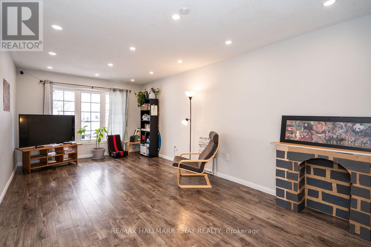 38 Steele Street, New Tecumseth, Ontario  L9R 0E6 - Photo 16 - N12177760