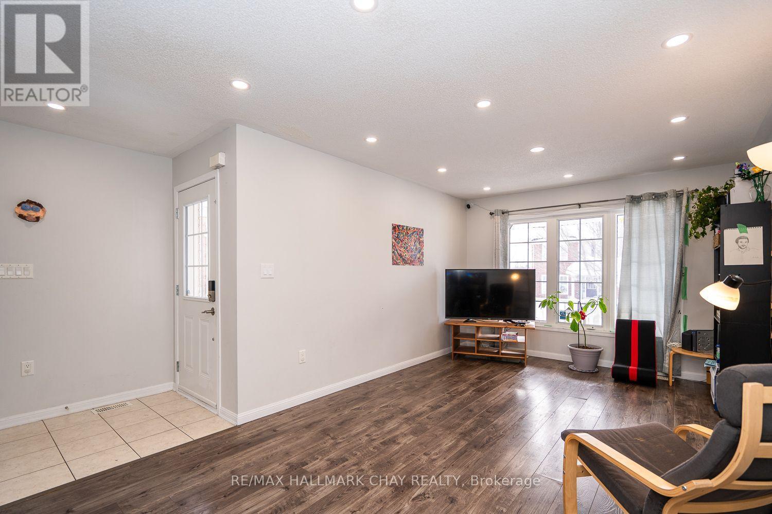 38 Steele Street, New Tecumseth, Ontario  L9R 0E6 - Photo 17 - N12177760