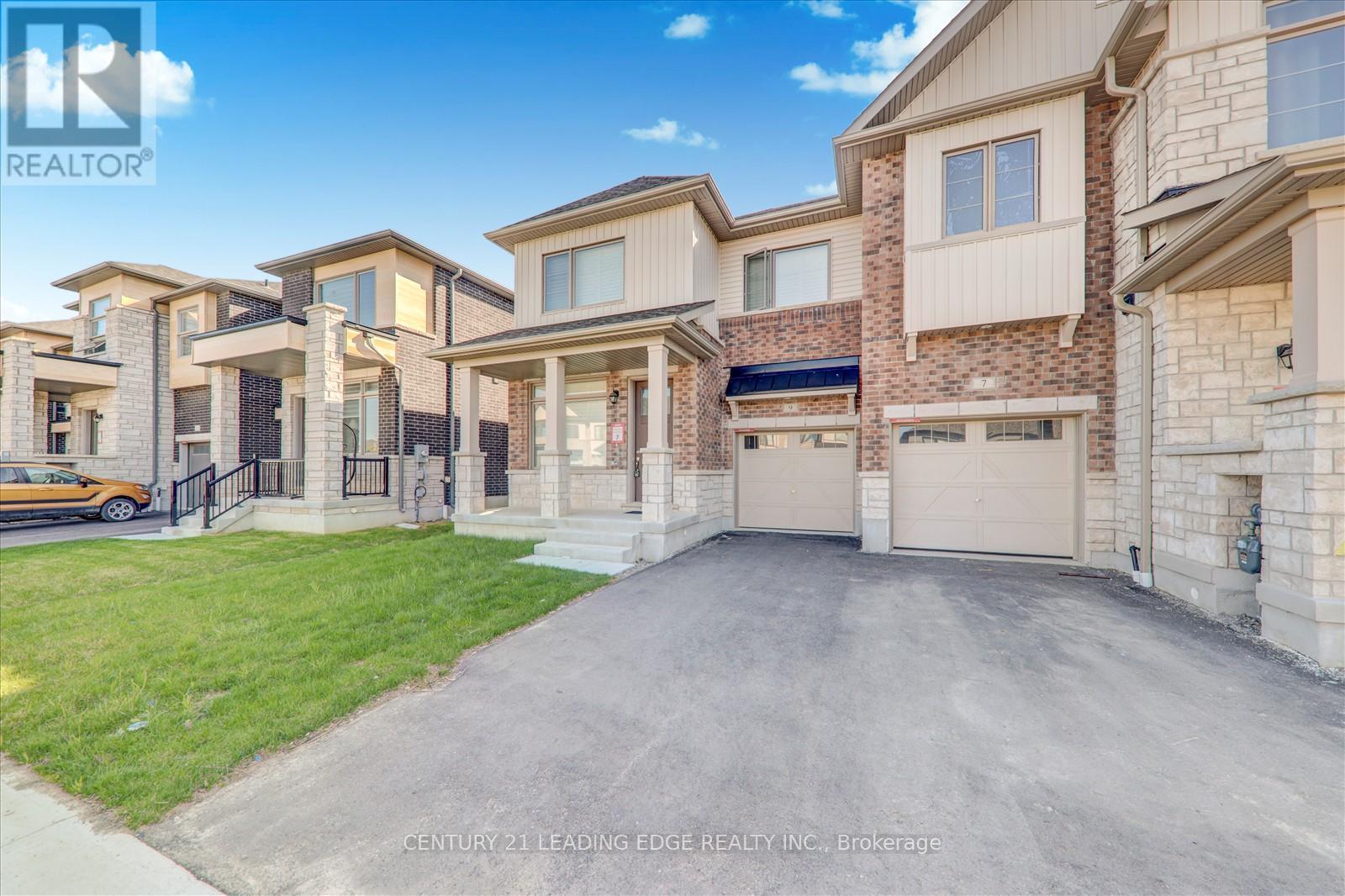 9 Molnar Crescent, Brantford, Ontario  N3T 0X3 - Photo 3 - X12140201