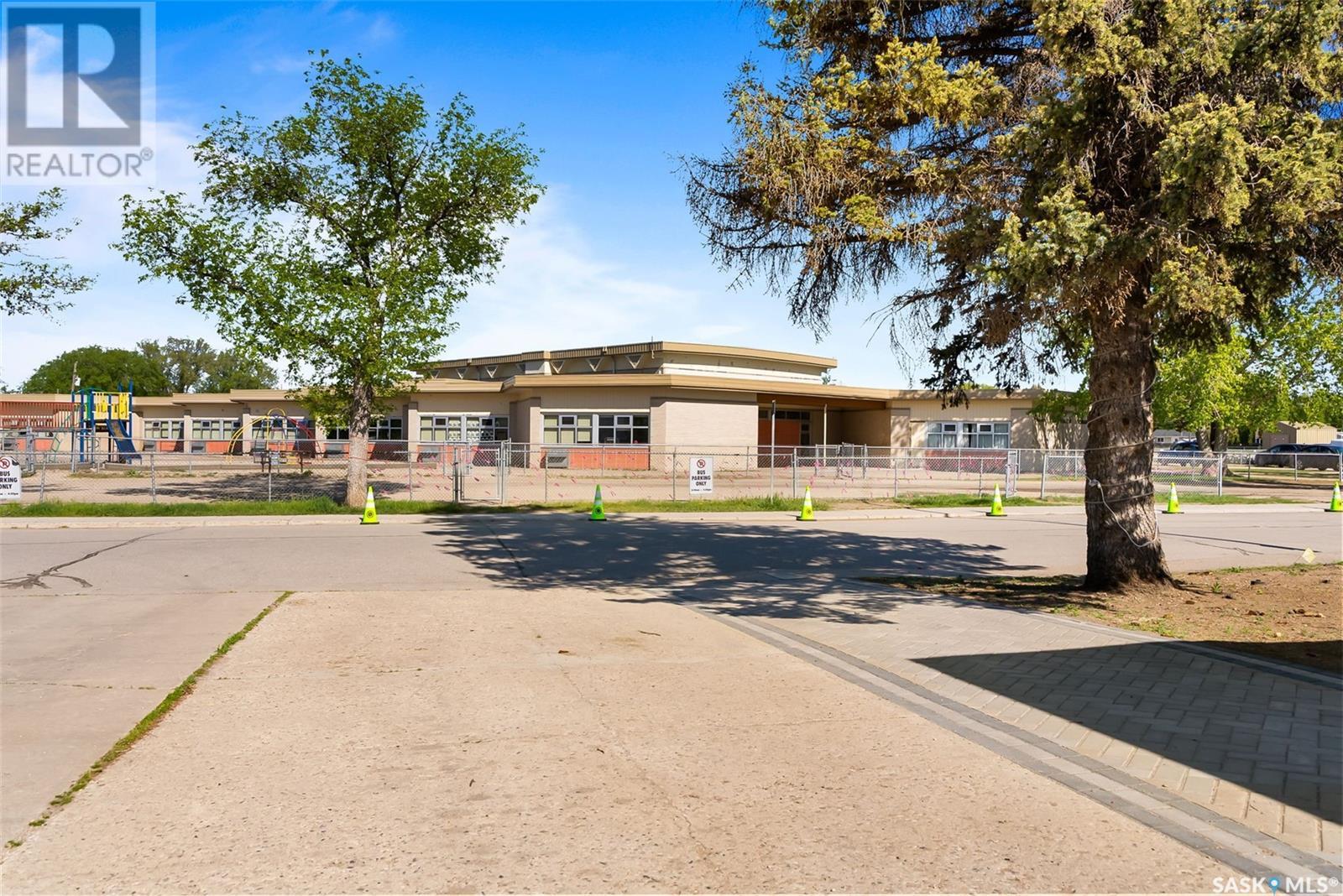 11 Wakefield Crescent, Regina, Saskatchewan  S4R 4T2 - Photo 24 - SK007373